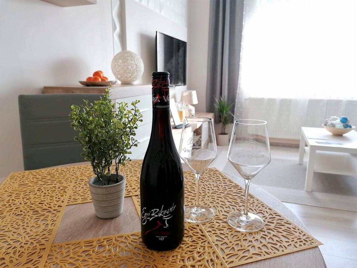 Sweet Central Apartment ,In The City Center Eger Exterior photo