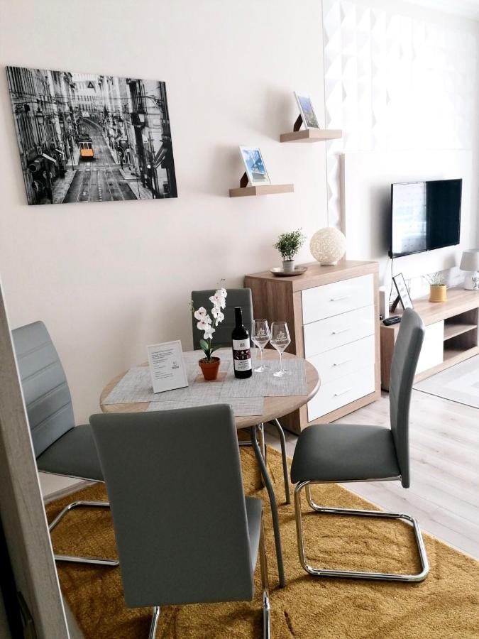 Sweet Central Apartment ,In The City Center Eger Exterior photo